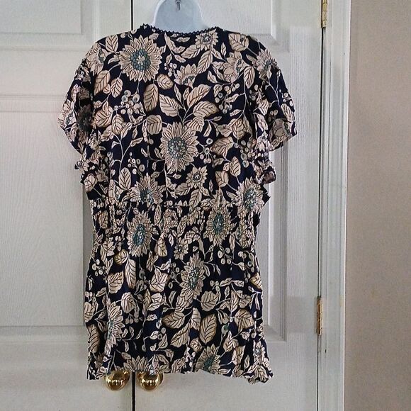 Angie navy ivory floral peasant vneck blouse Sz 3X NWT - Picture 4 of 6